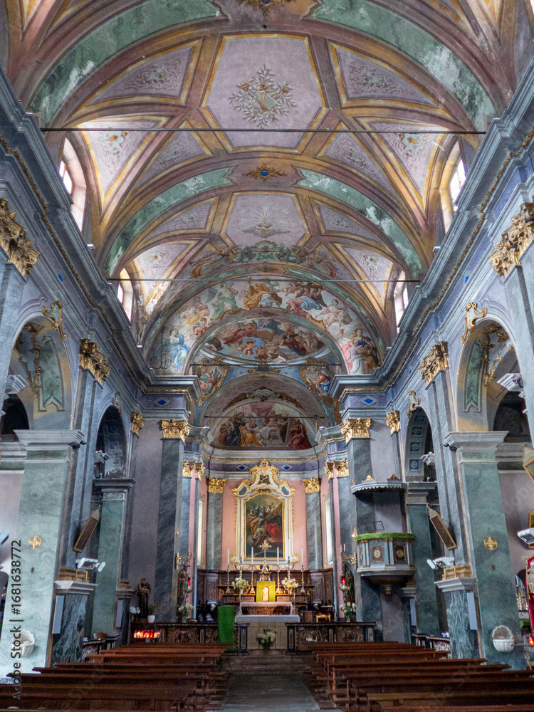 Fototapeta premium Valli del Verbano (Italia - Svizzera), Lago Maggiore, Cannobbio, Centrovalli, Locarno, Gambarogno, Val Veddasca