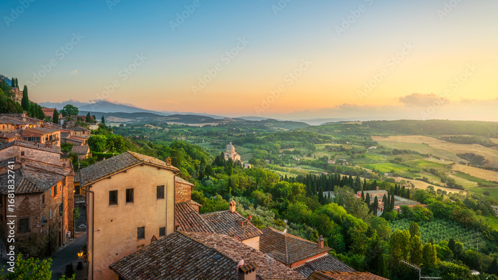 Obraz premium Montepulciano village panoramic view at sunset. Tuscany, Italy