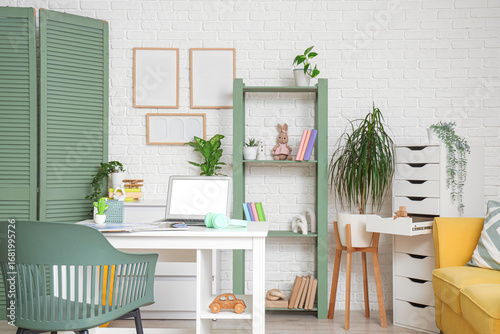 Modern home office workspac...
