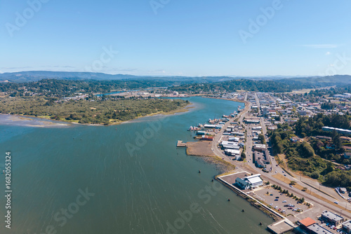 Foto Aerial of the bay in Coos Bay, Oregon