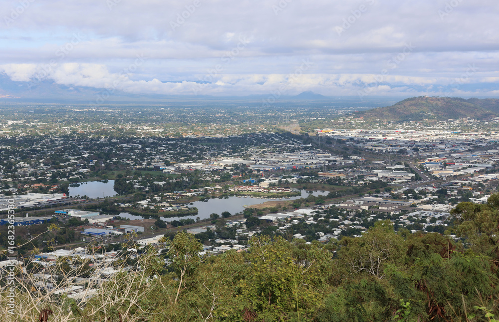 Fototapeta premium View of Townsville from the Castle Hill lookout in Queensland, Australia