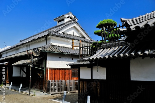 日本、大阪、旧杉山家住宅、庭園、お屋敷、重要文化財、富田林市、歴史的建造物、木造階建、和風住宅、青空