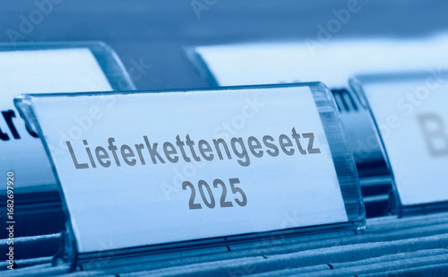 Lieferkettengesetz 2025 - Symbolfoto