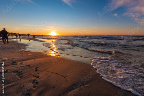 Sonnenuntergan am Zingster Strand.