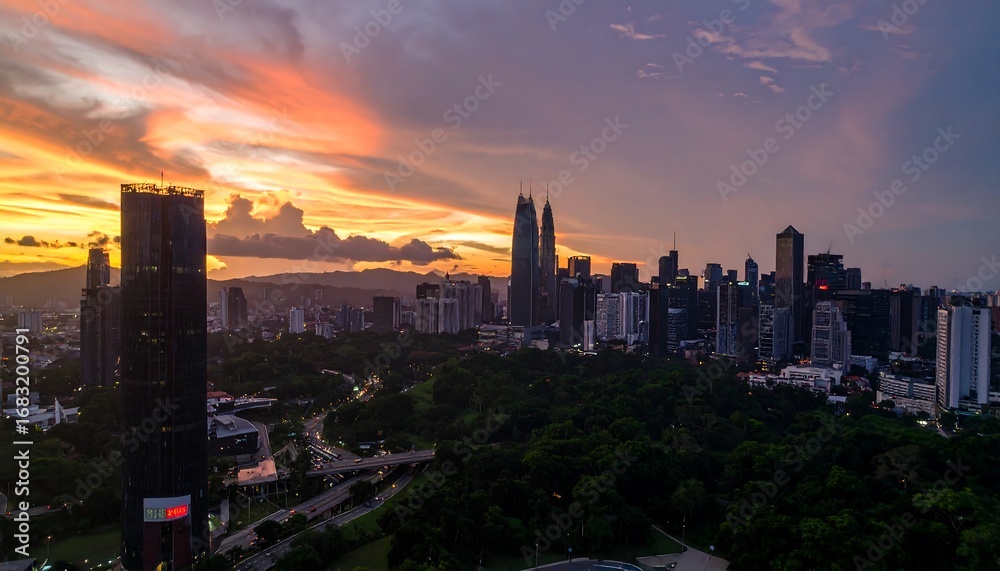Obraz premium Sunset cityscape panorama