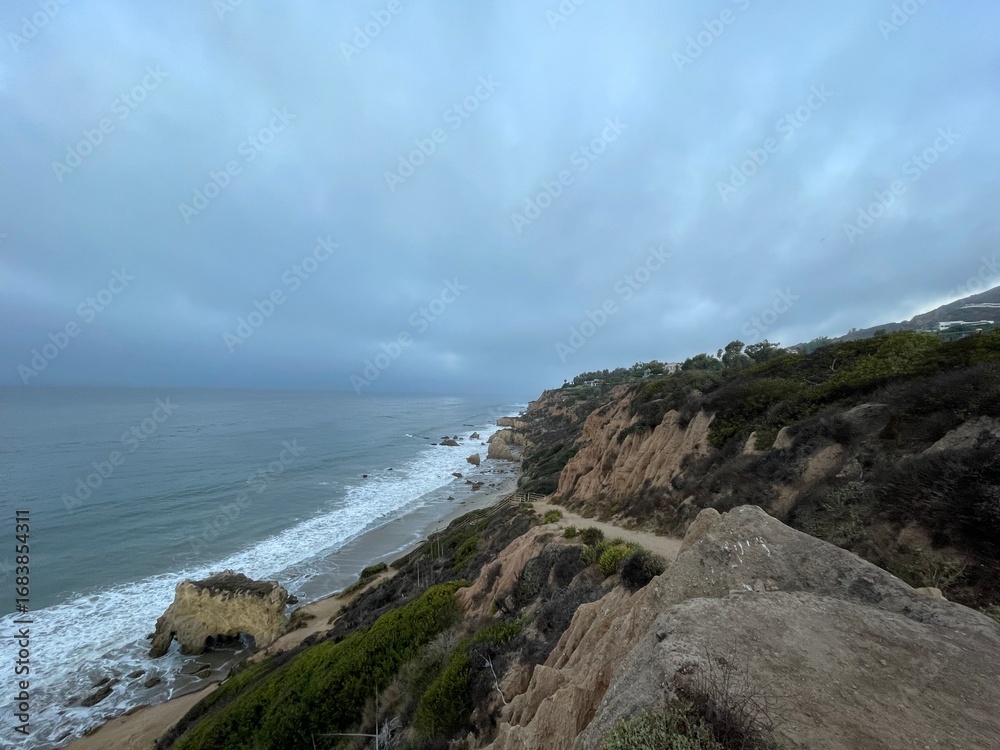 Obraz premium Cloudy Morning Over The Pacific