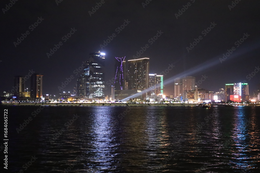 Fototapeta premium phnom penh night time view from the river pretty lights cambodia