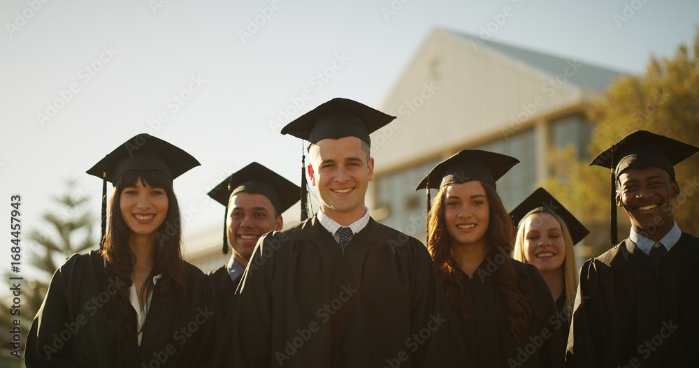 Obraz premium University, students and people with graduation, portrait or education with achievement. Outdoor, college or happy group with knowledge, success or congratulations with award, ceremony or celebration