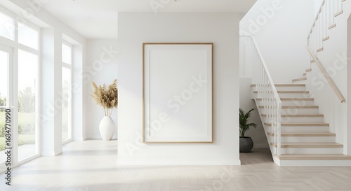 白の空間、静謐な光と階段