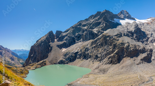 Le lac de l'Eychauda dans les Hautes-Alpes