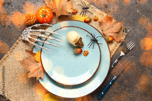Halloween table setting wit...