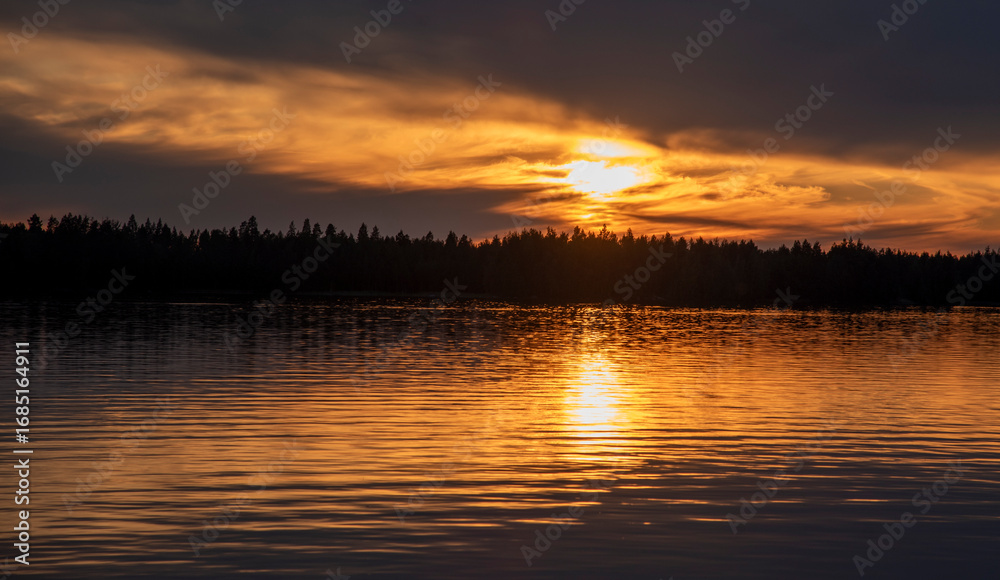 Naklejka premium Sunset at lake