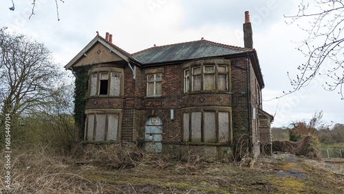 Tablou pe pânză Abandoned ghost story hoax home