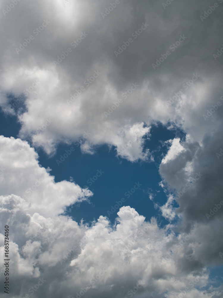 Obraz premium Cloud mass and daytime sky