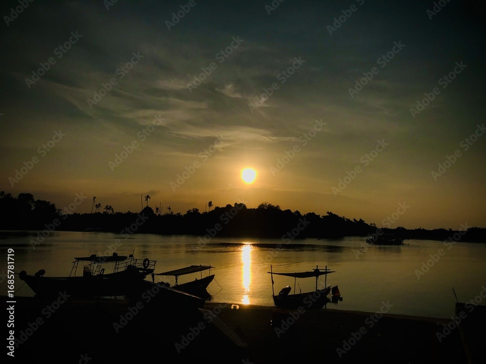 Fototapeta premium sunset on the river