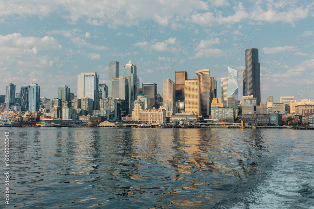Fototapeta premium Seattle waterfront, skyline from Puget Sound