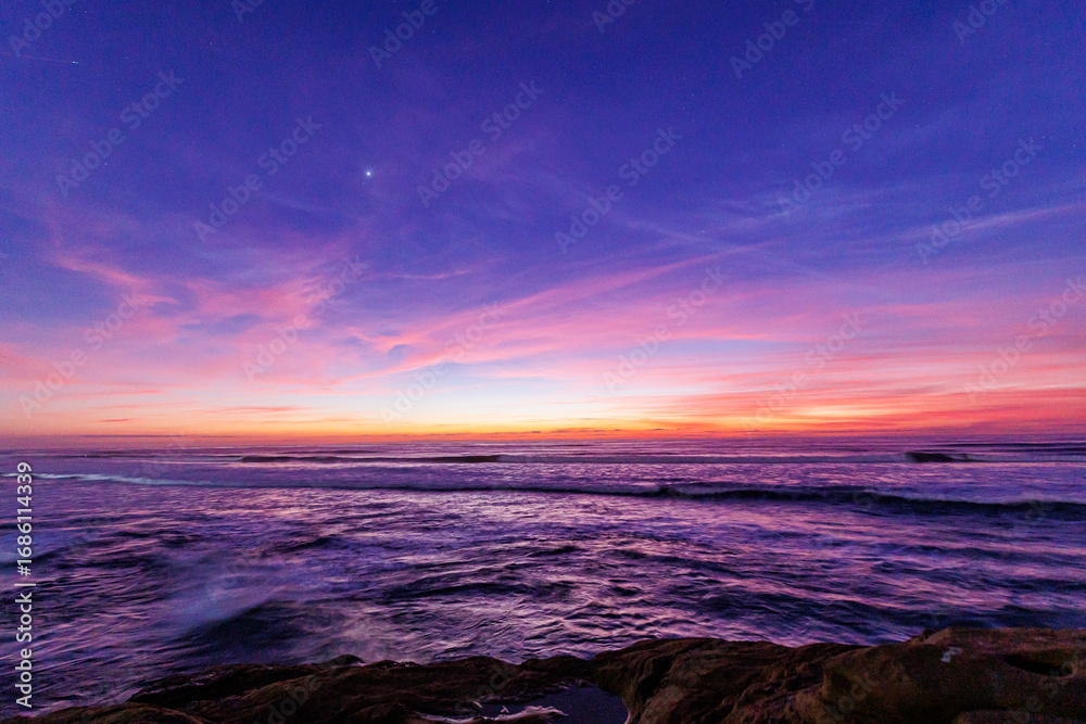 Obraz premium Sunset with Venus on the horizon