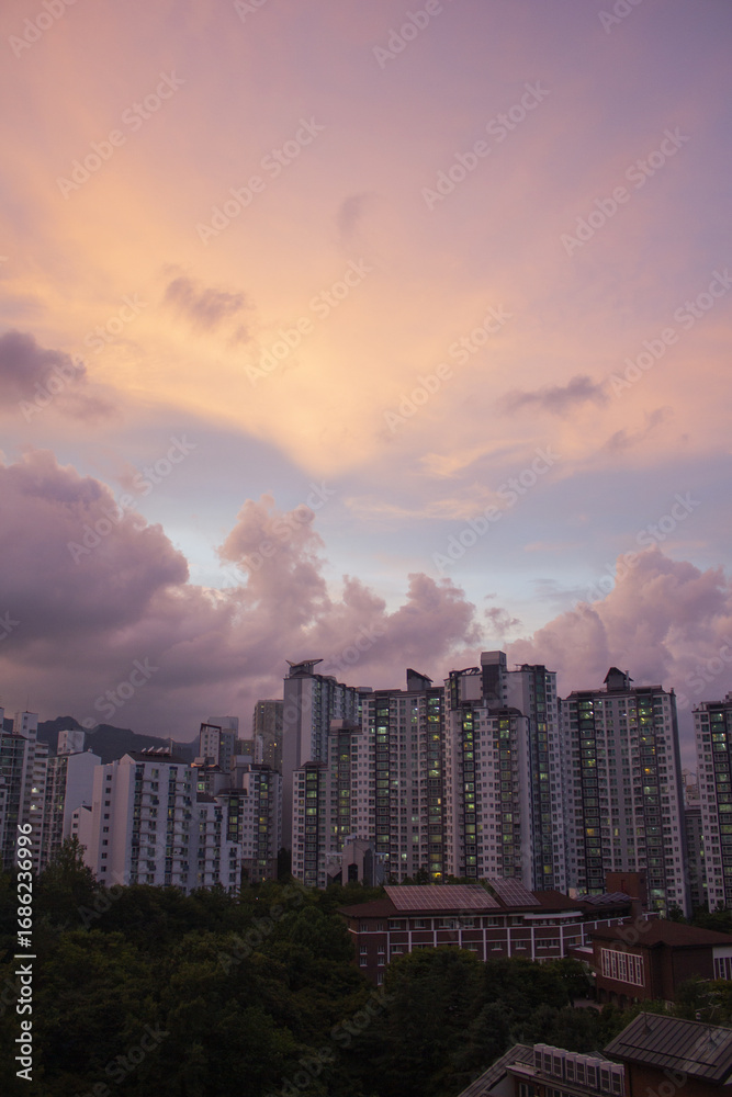 Fototapeta premium It's a beautiful sunset and apartment scenery.