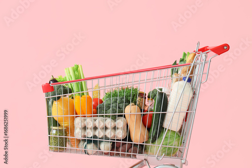 Shopping cart with differen...