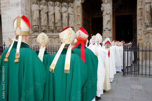 Photos European bishops' procession into Notre Dame de Paris cathedral