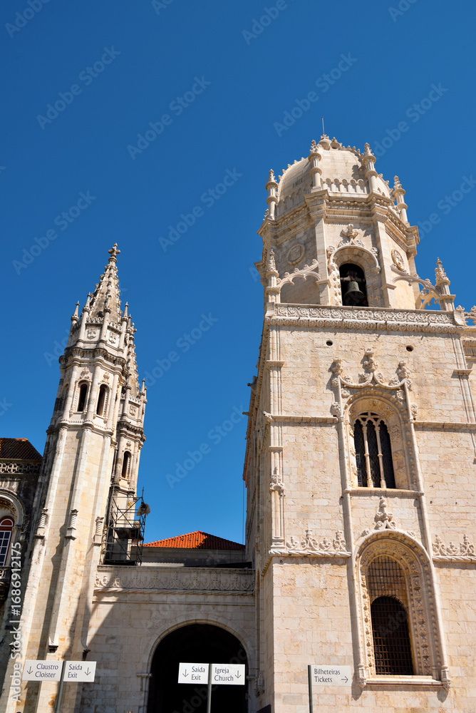 Fototapeta premium Jerónimos Monastery (Mosteiro dos Jerónimos), located in Lisbon, Portugal