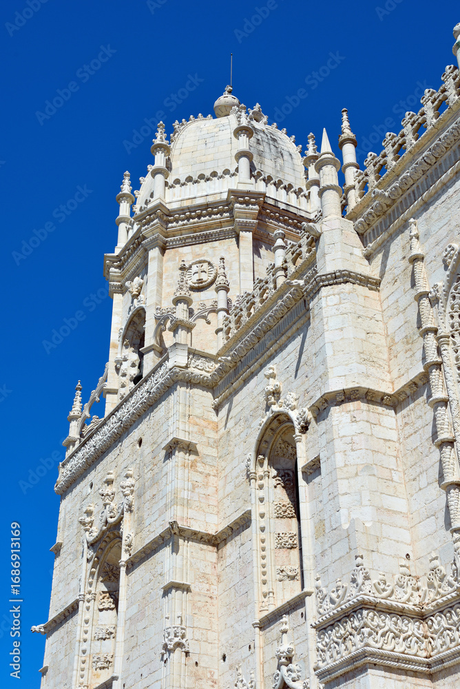 Fototapeta premium Jerónimos Monastery (Mosteiro dos Jerónimos), located in Lisbon, Portugal