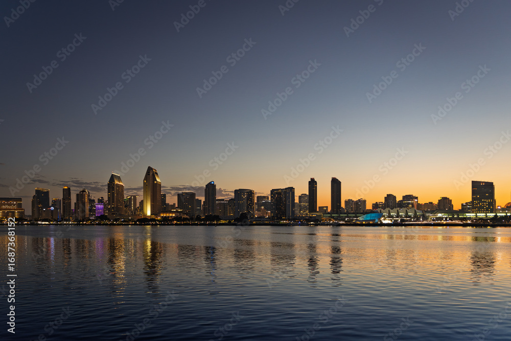 Fototapeta premium San Diego City Skyline at Sunrise Over the Bay