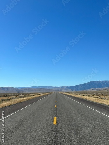 Принти на полотні Wide open sky and road to nowhere