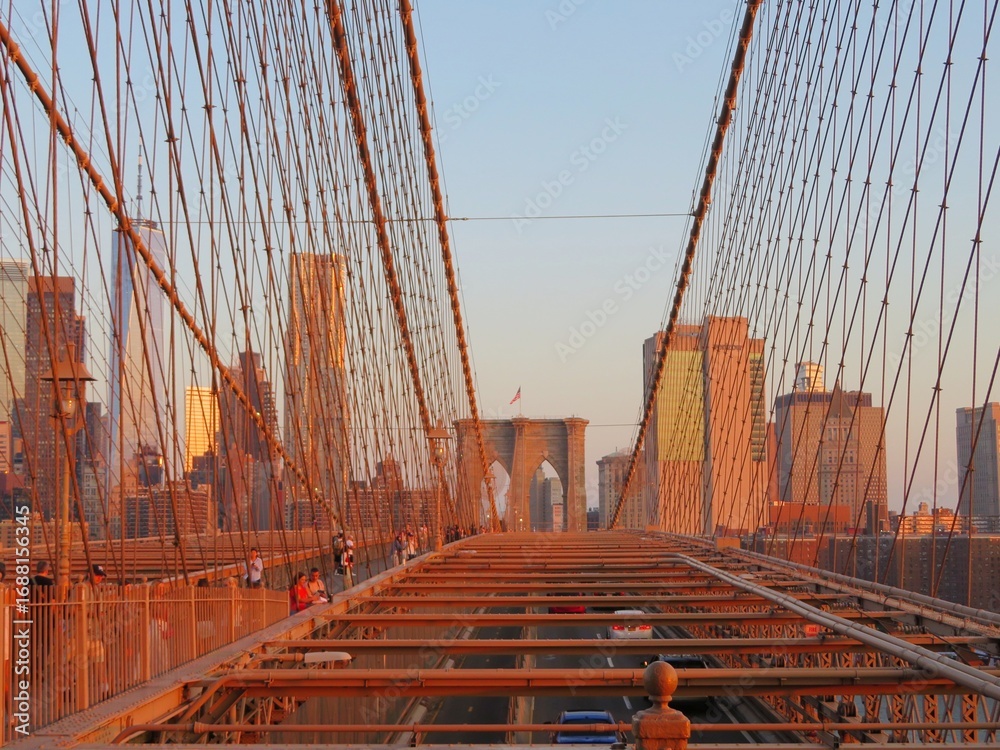 Obraz premium view from the Brooklyn bridge to the Manhattan skyline and East river at dawn in summer, New York