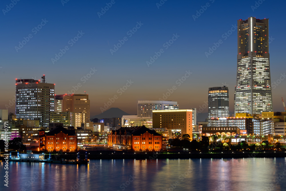 Obraz premium 横浜 みなとみらい 夜景