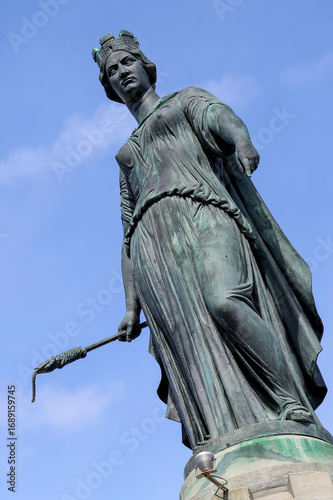 La colonne de la déesse à Lille est un monument commémoratif, inauguré le 8 octobre 1845