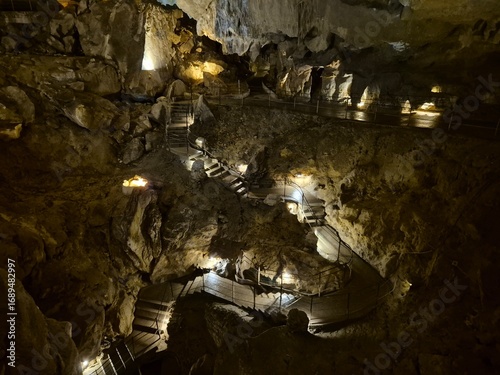 2025 – Interior de las cuevas - Betharram