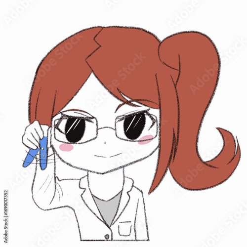 白衣を着た女性が試験管を振っている