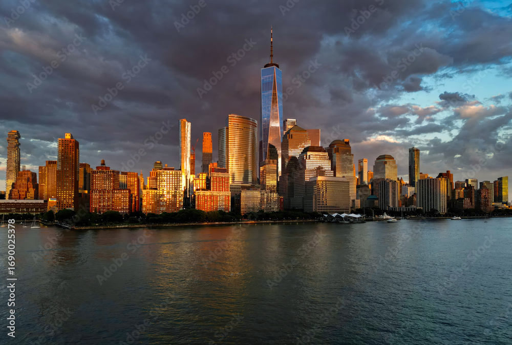 Obraz premium New York City, United States. Aerial view of New York city skyline in Manhattan. NYC, NY. American city. Manhattan skyline. Skyline of New York City. Cityscape of NYC. Famous landmarks of New York.