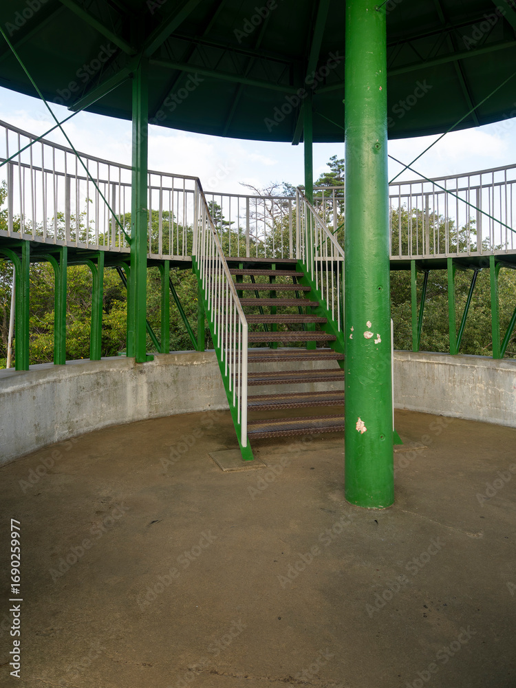 Fototapeta premium 大阪府池田市 五月山の日の丸展望台内部