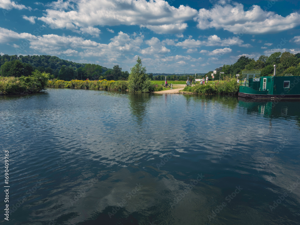 Obraz premium Boot am Flussufer