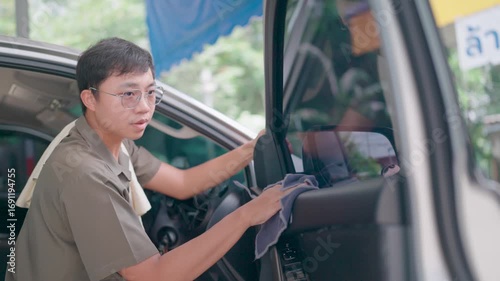 Direct control and care of the car where she will clean and take care of the car with importance and the leader in the use of car consumers