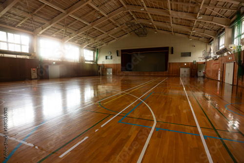 学校の体育館、北国の学校の体育館、放課後の学校