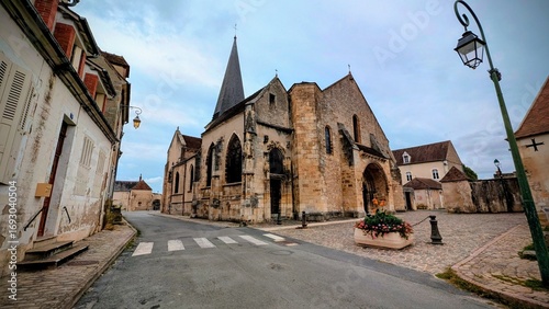 SAINT-AMAND-MONTROND (Cher)