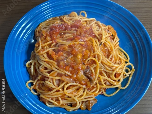 Homemade Spaghetti with Tomato Sauce – Cozy Comfort Food