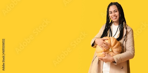 Stylish African-American wo...