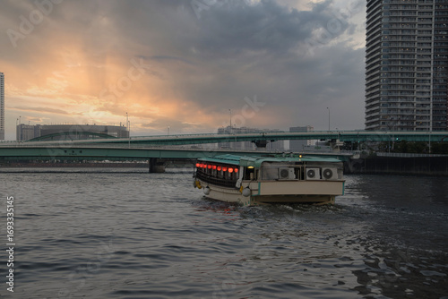 Yakatabune Boat Cruising in Tokyo Bay