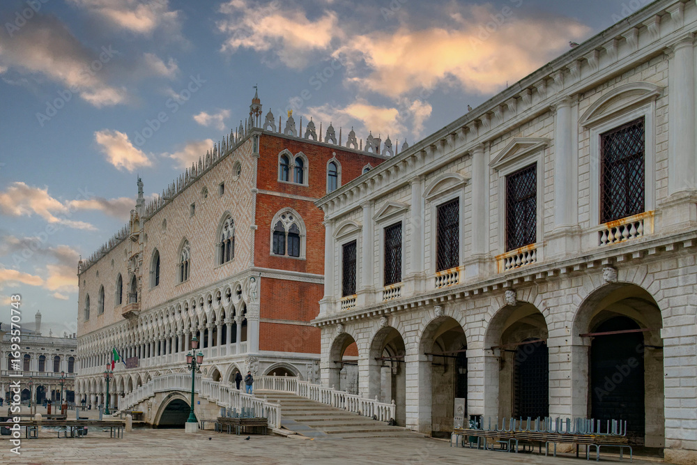 Obraz premium Bridge in venice