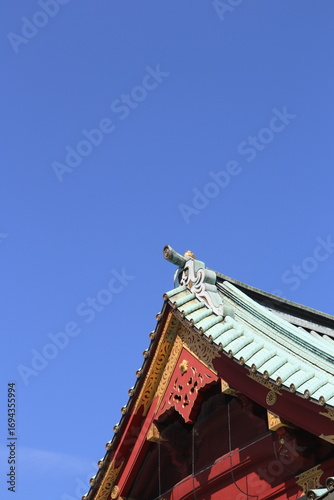 神社と青空