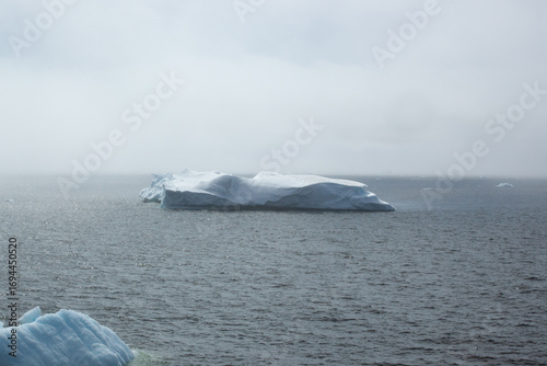 Quadro em tela Iceberg in the Southern Ocean