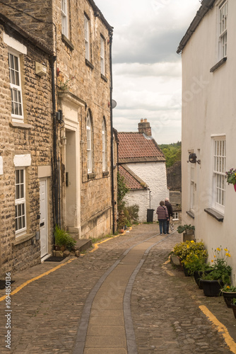 Alley with cobbelstones in the old town of Richmond, North Yorkshire, England