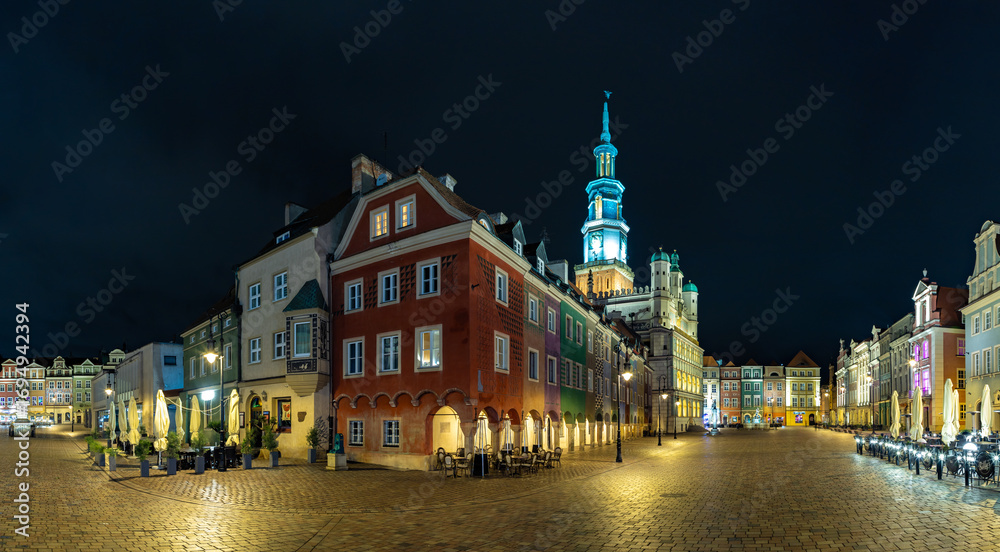 Obraz premium Poznan Old Market Square at Night