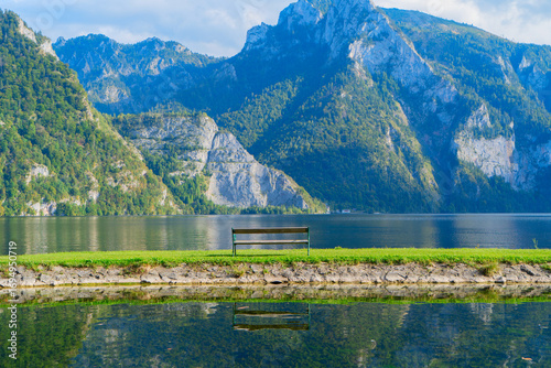 фотографія A picturesque Hallstatt lakeside village