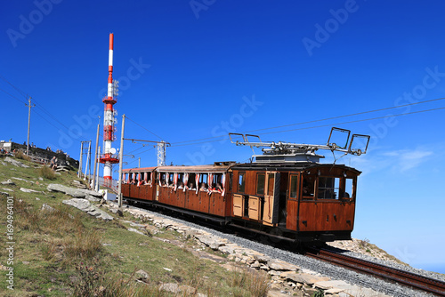  Le Train de la Rhune en pleine ascension au Pays Basque