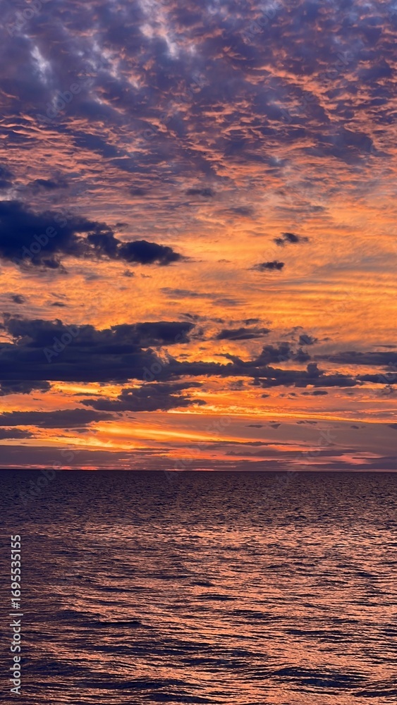 Obraz premium sunset over the sea